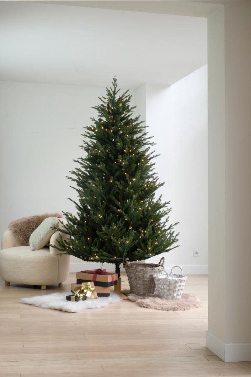 Kerstboom Arkansas dark green PE wooden LB base - h 228cm houten kruisvoet - takken hangen vast