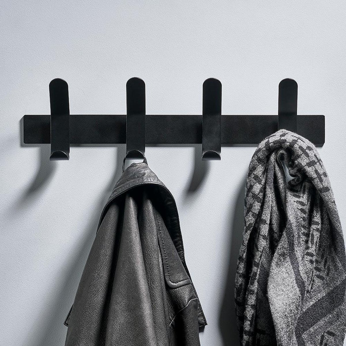 ZONE A-Hook rack kapstok 4 haken - zwart 40cmx5x11cm   ZONDEC444331822