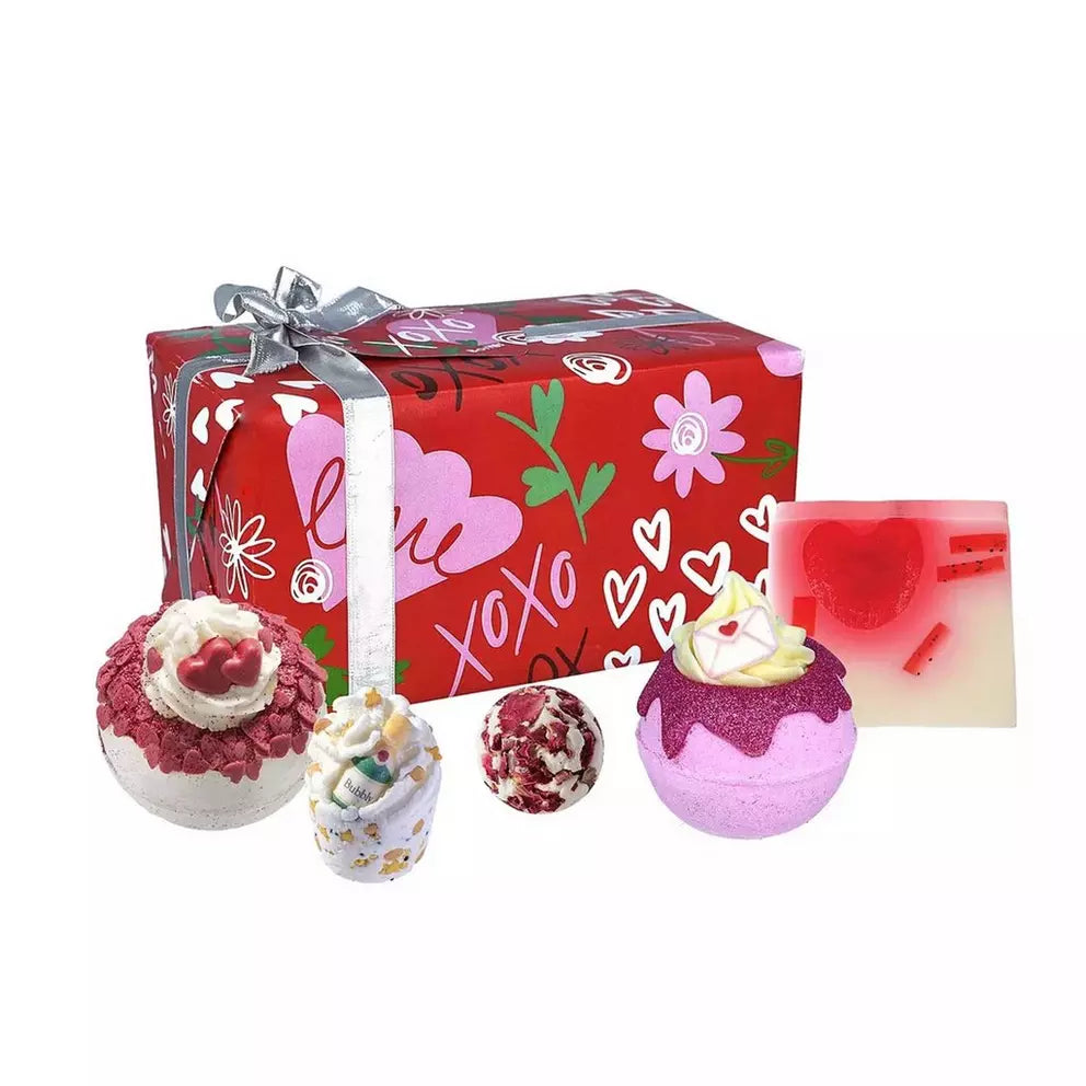 BOMB Geschenkset - XOXO Hugs & kisses bruisballen + zeep