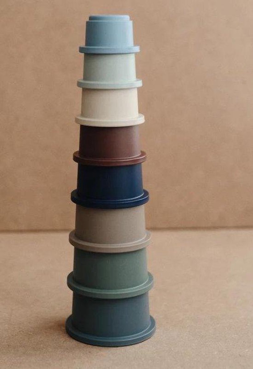 Stacking cups toy - forest stapeltoren