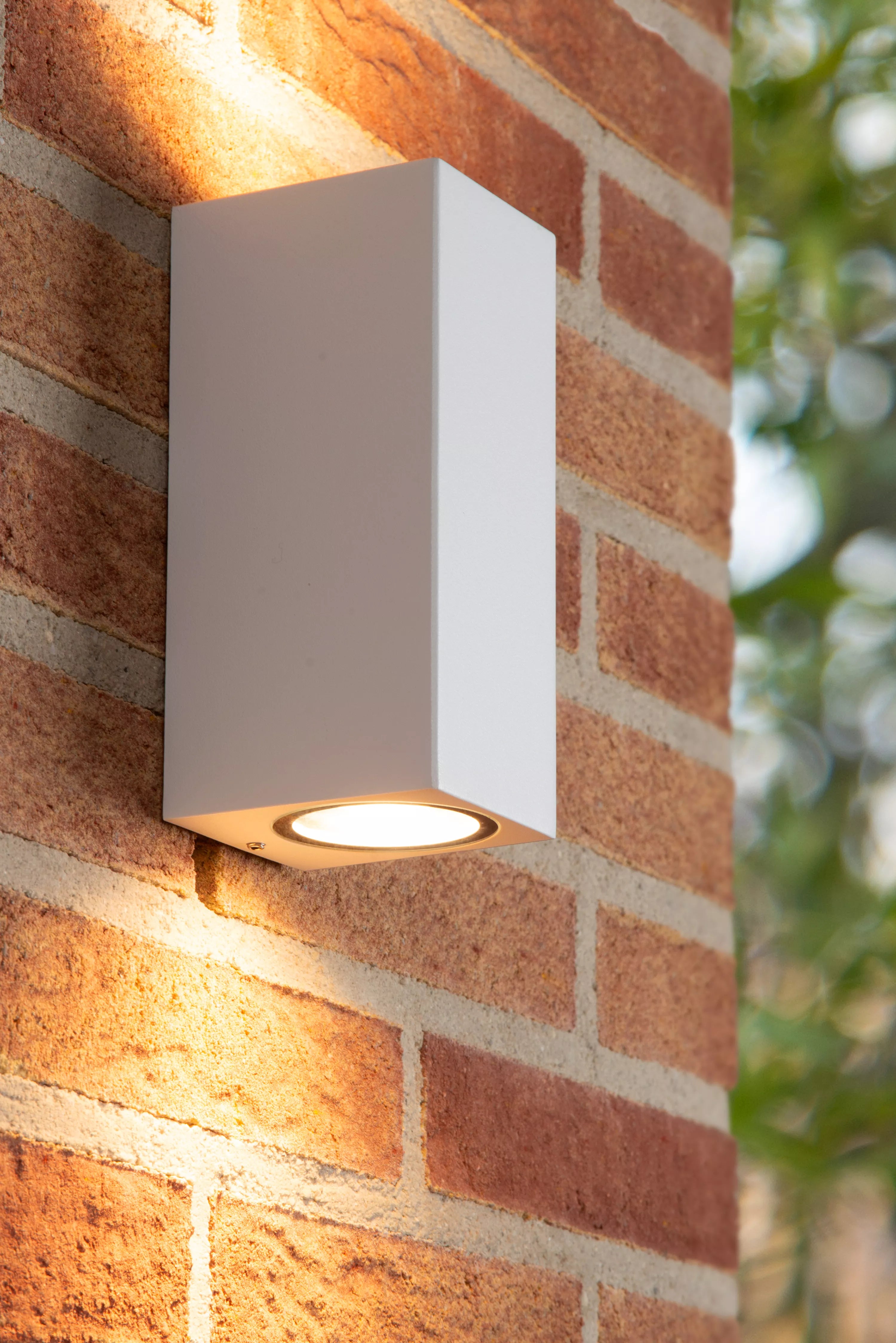 LUCIDE Wandspot ZARO buiten - 2xGU10 35W IP44 wit