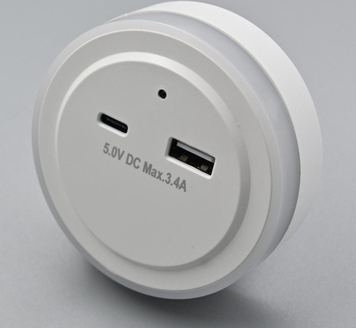 Nachtlamp dag/nacht + sensor USB-A & USB-C