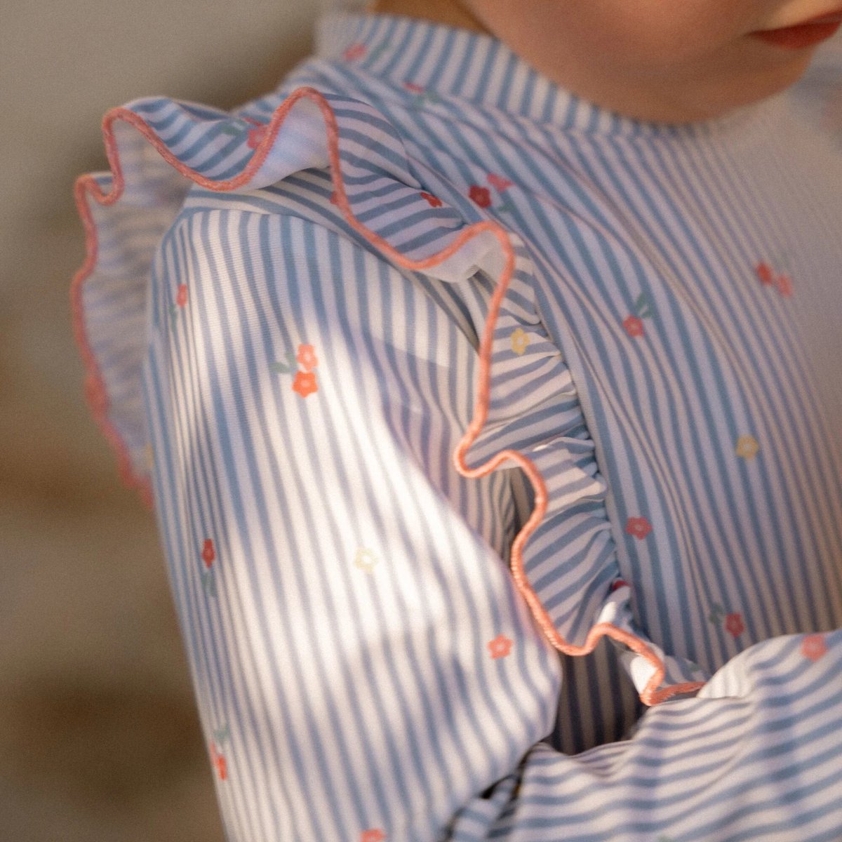 Little Dutch Sunny Flowers - rash guard met lange mouwen - blauw - 62/68