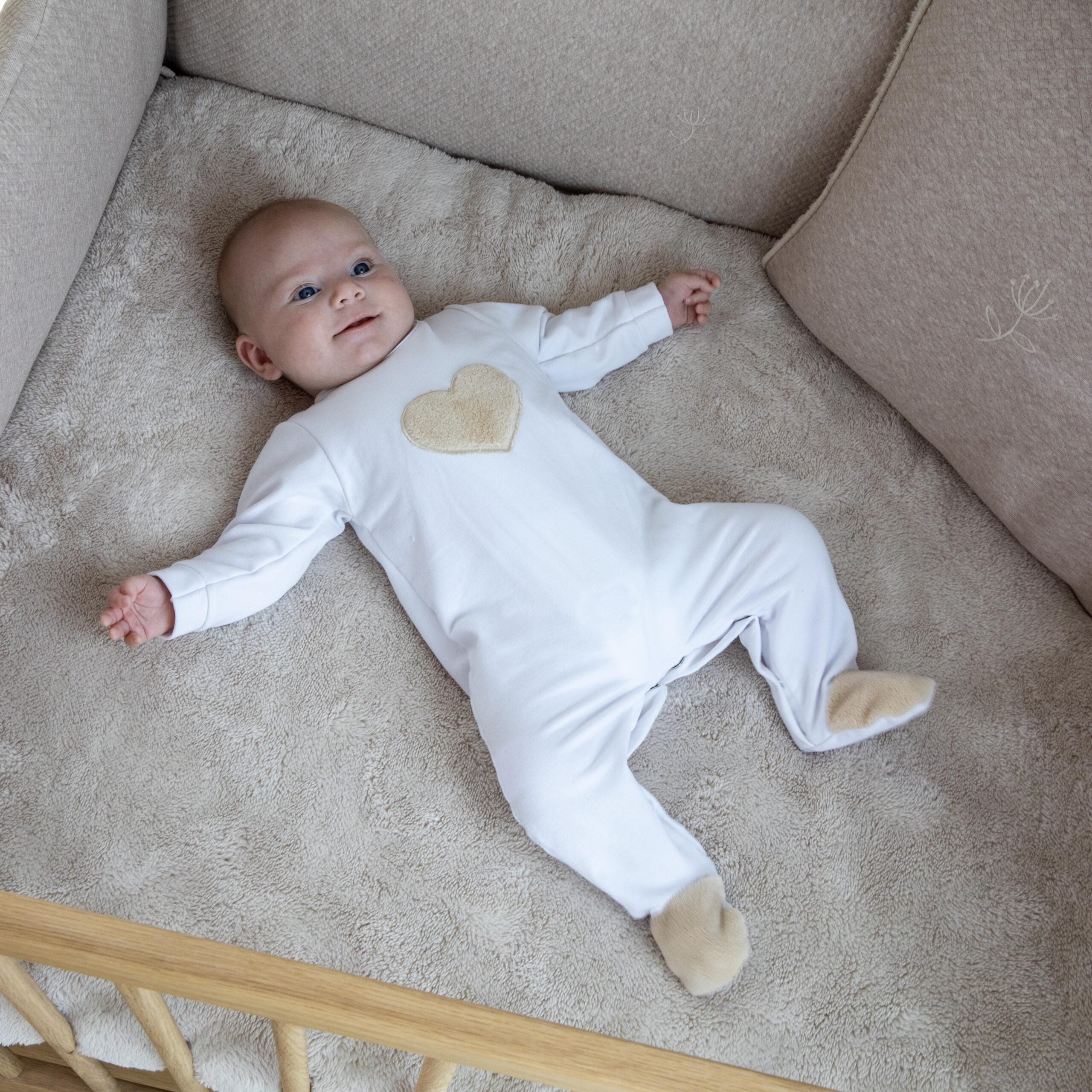 LIVING NATURE Babypakje Estelle zonder kraagje wit teddy hart - 0m