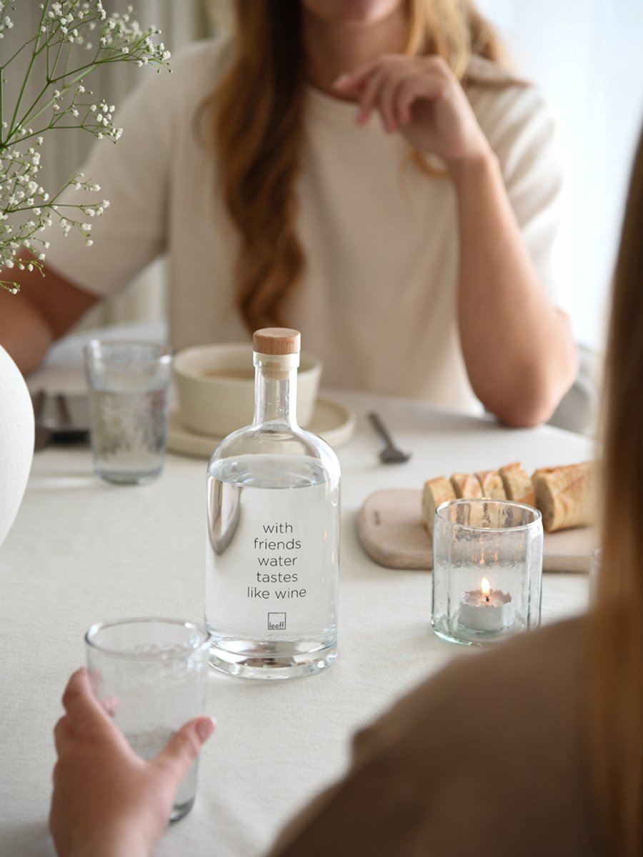 LEEFF Wendy waterfles - With friends water tastes like wine