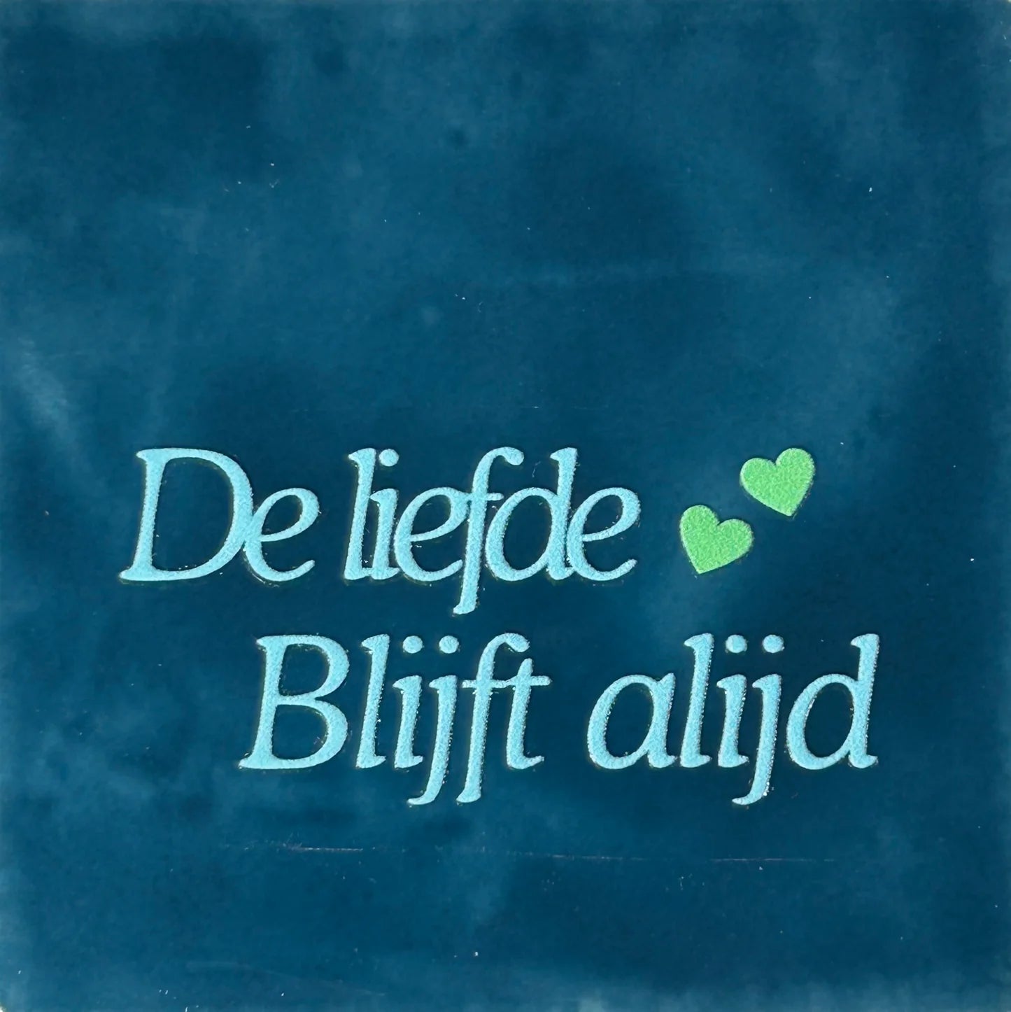 YETT Tegeltje - De liefde blijft altijd - d. blauw/mint