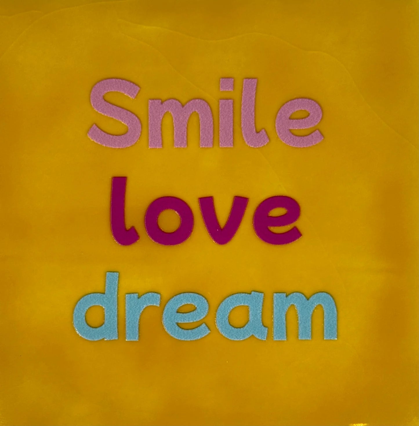YETT Tegeltje - Smile love dream - geel/roze