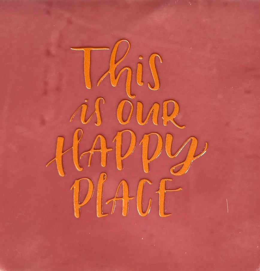 YETT Tegeltje - This is our happy place - roze/oranje