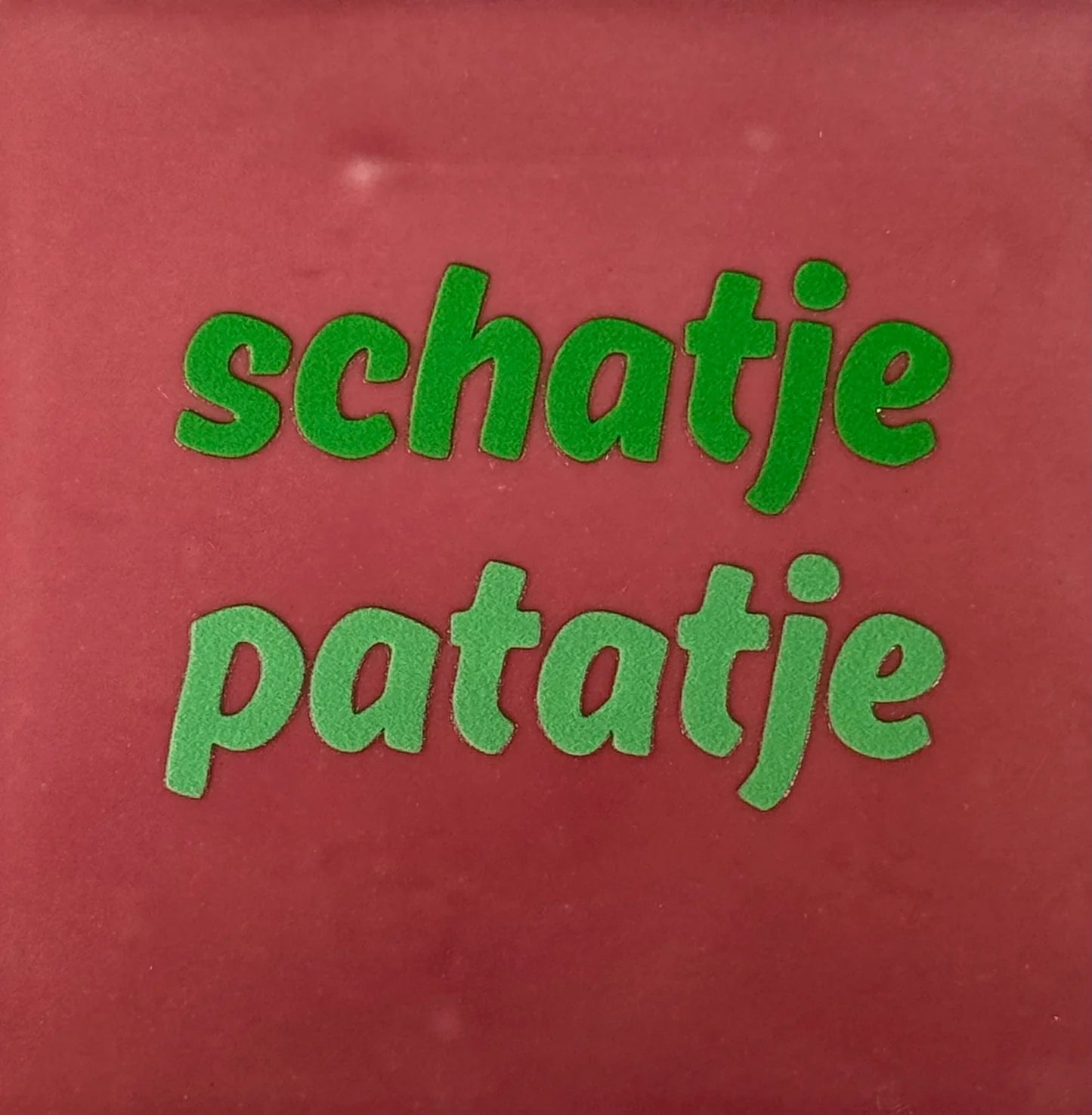 YETT Tegeltje - Schatje petatje - groen/cherry