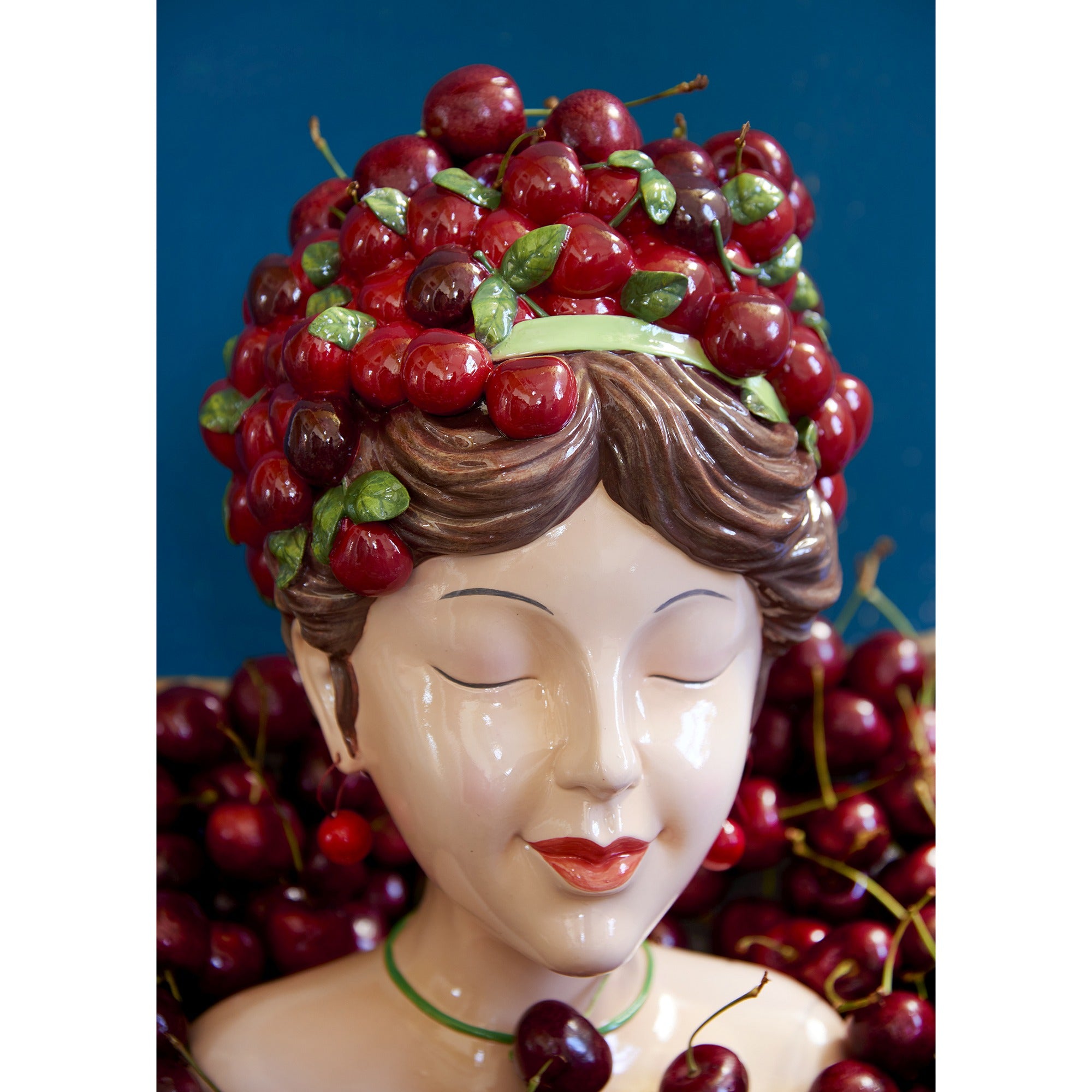 Vaas vrouw - 14x12x17cm - rood