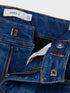 18254187-2.jpg
