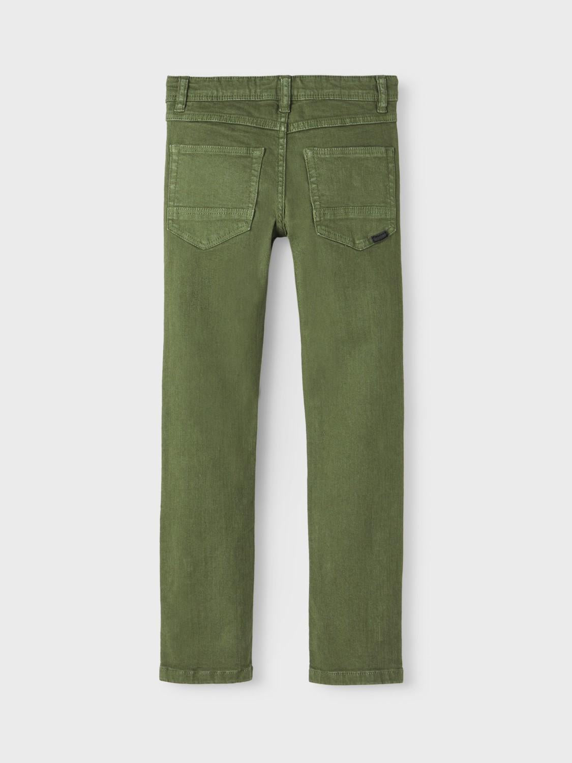 18137633-1.jpg