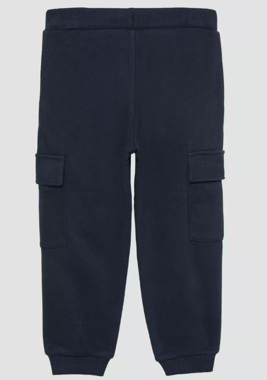 18701852-1.jpg